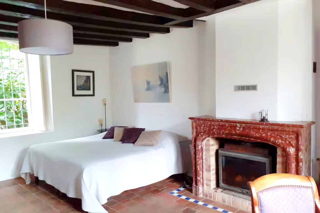 Chic immersion in France. Charming bedroom